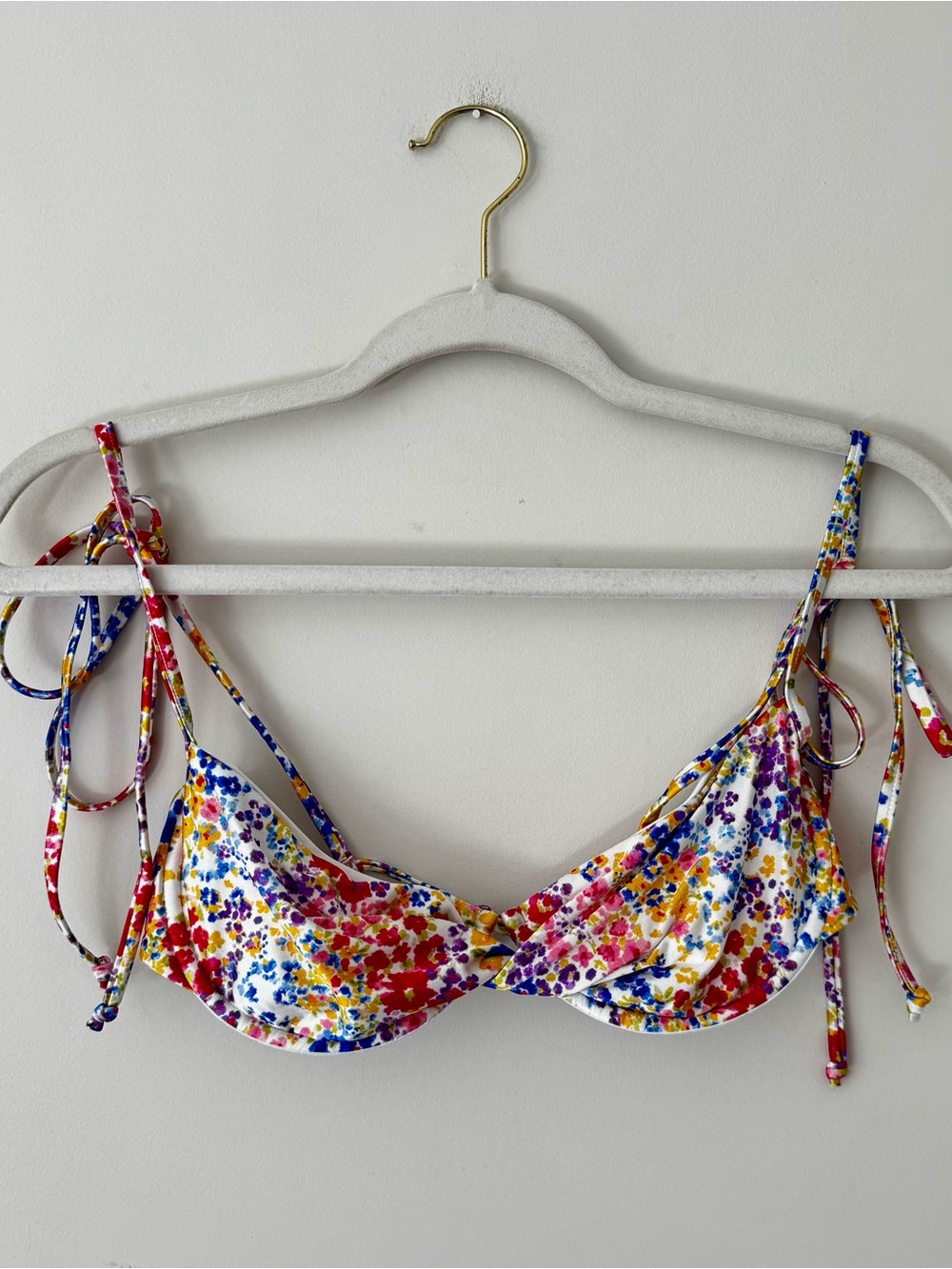 L Space Kerri Bikini Top & Leilani Bitsy Bottoms Set, Multi Floral – Size Medium - Picture 2 of 8